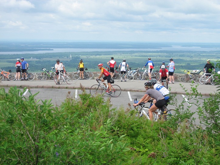 cyclists at the Champlain Lookout