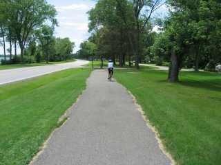 bike path between Niagara Falls and Fort Erie
