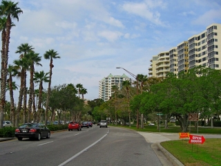 six lane road in Sarasota
