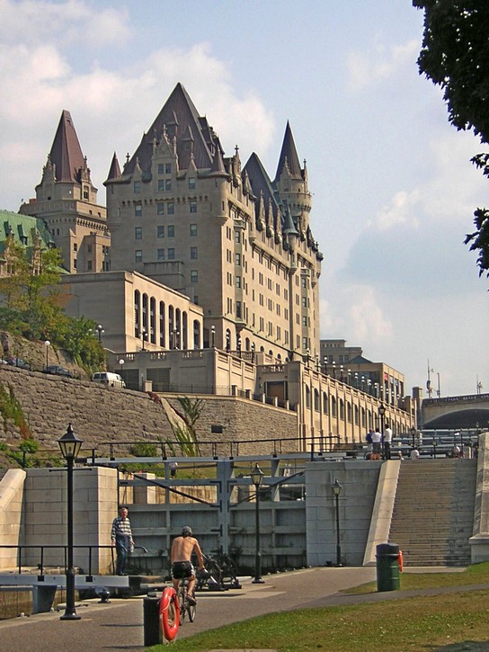 Chateau Laurier, Rideau Canal, pathway