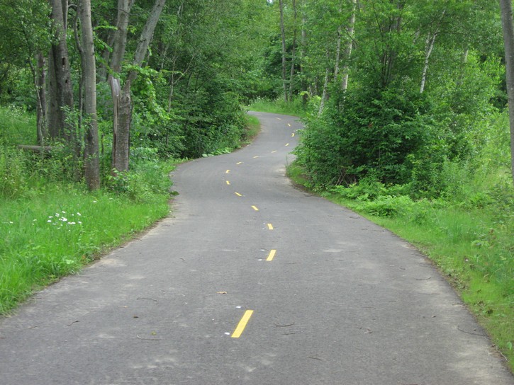 bicycle trail to Bromont.