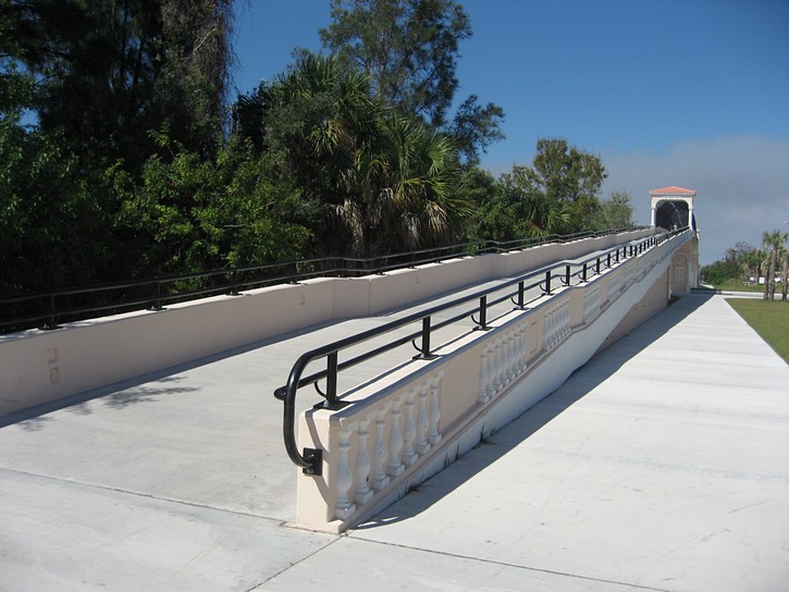 bicycle/pedestrian overpass over the Venice Bypas