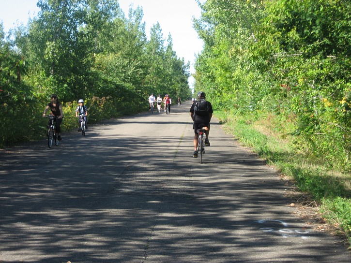 The bicycle path in the middle of the St. Lawrence River