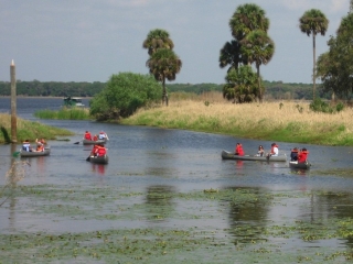 kids paddling out to Lake Myakka